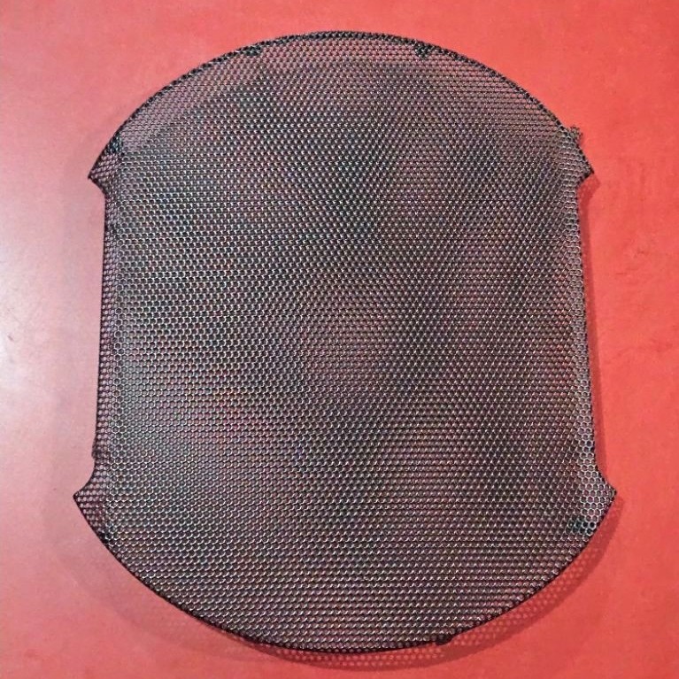 GRIL BESI HITAM / TUTUP SPEAKER POLYTRON PAS 10D22/28/38 ORIGINAL