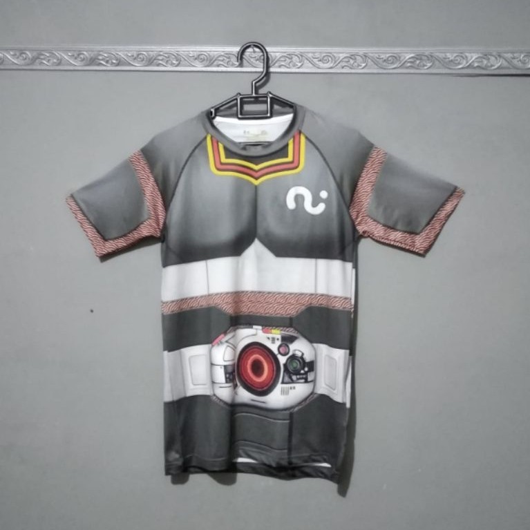 Kaos Under Armour Pria Size S-M ( Pree Loved )