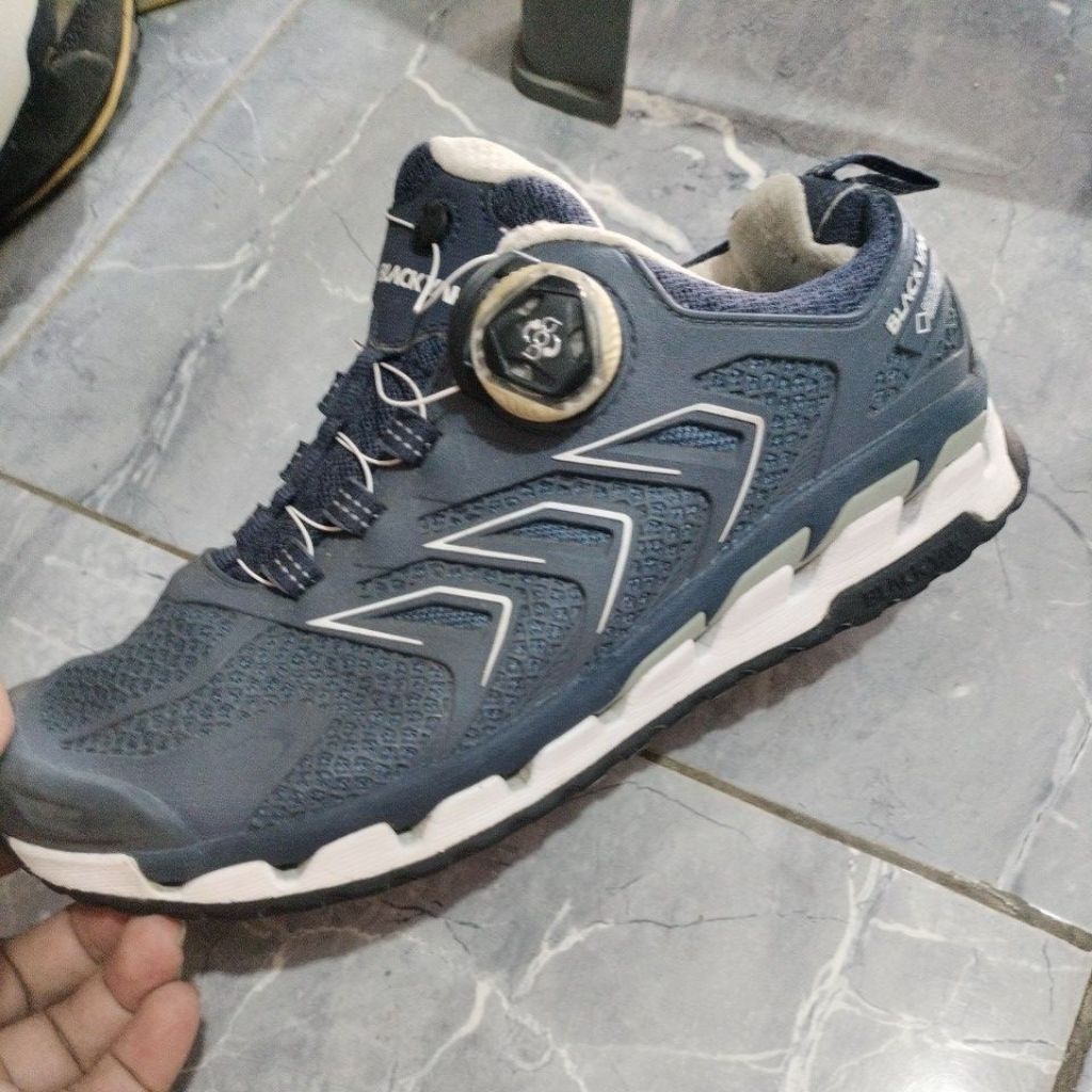 sepatu second original blackyak size 40