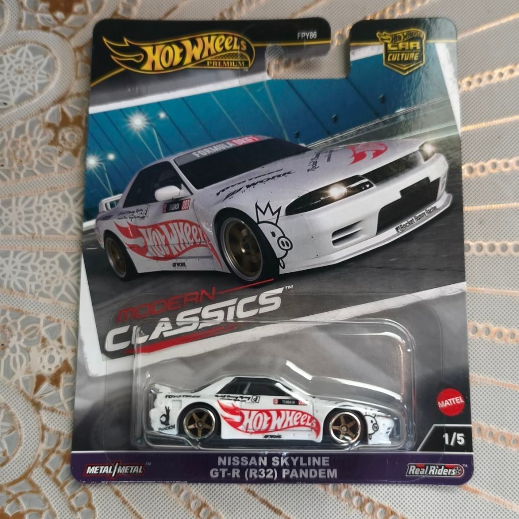 Hot Wheels Premium R32 Pandem