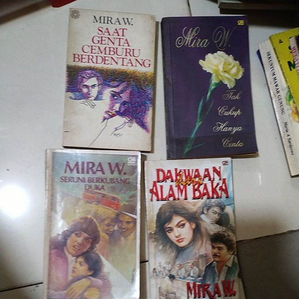 buku novel sastra lama mira w original