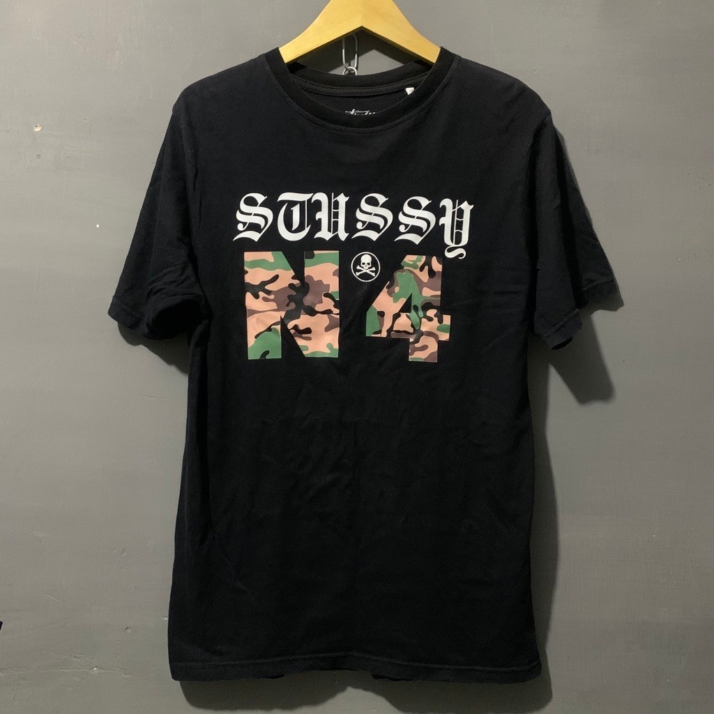 Kaos Branded Second | Vintage Fashion Pria & Wanita