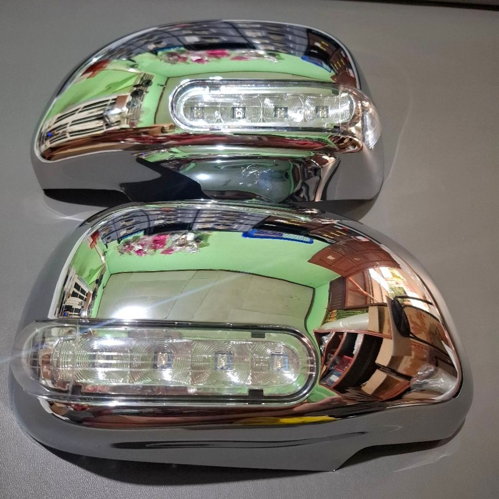 Cover Spion + Lampu Sein INNOVA Lama (OLD) Harga Satuan Kiri , Kanan