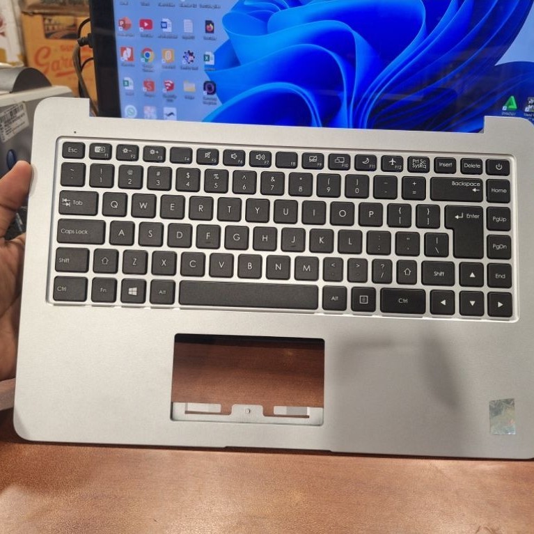 Palmrest + keyboard OK laptop Itel Able S1 copotan