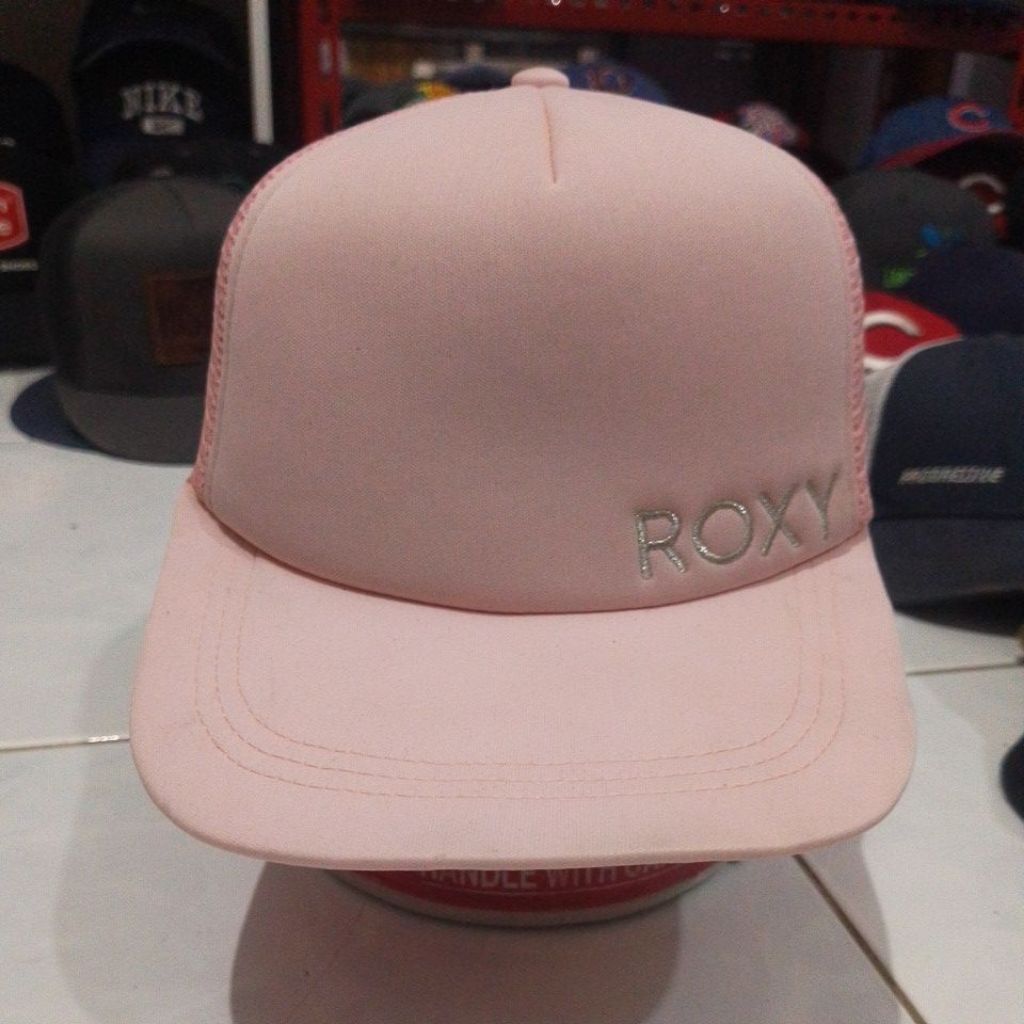 Topi Brand Roxy