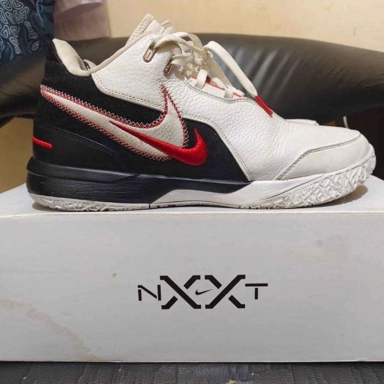 Lebron NXXT