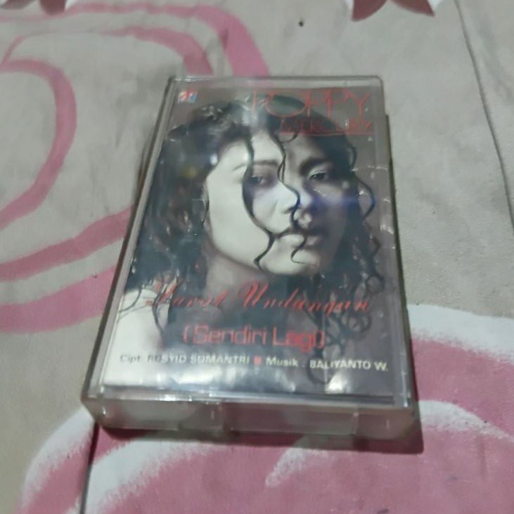 Kaset Poppy Mercury Sendiri Lagi Pita Lancar