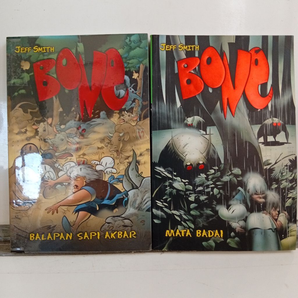 Buku komik fantasi populer Bone Jeff Smith (pilih judul)