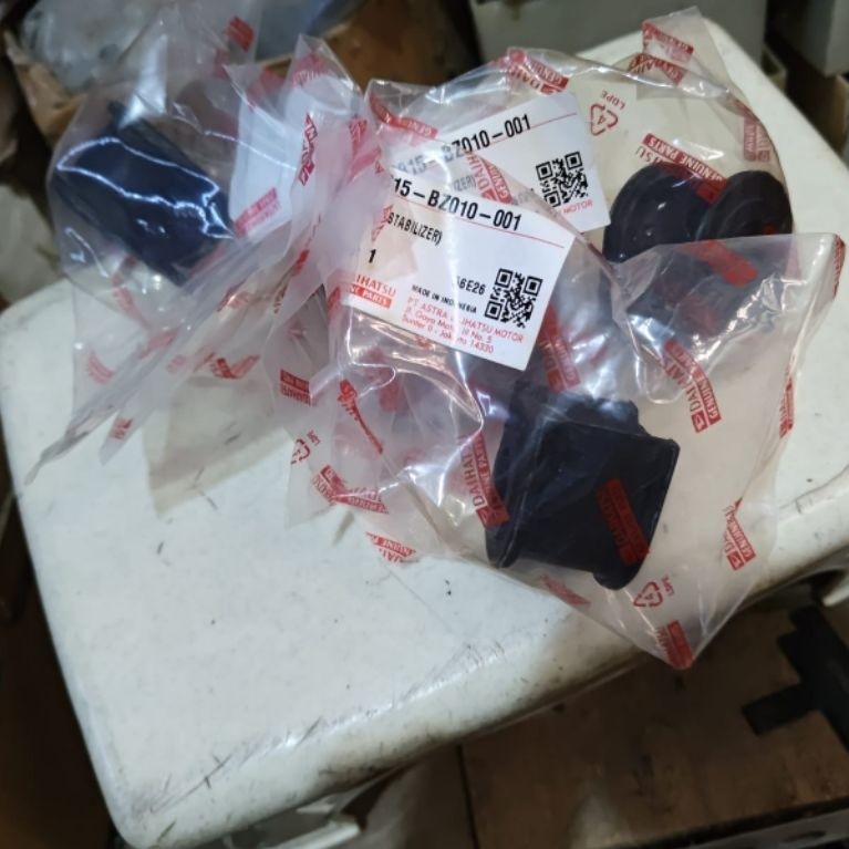 Karet Stabil Xenia Muka 48815-bz010