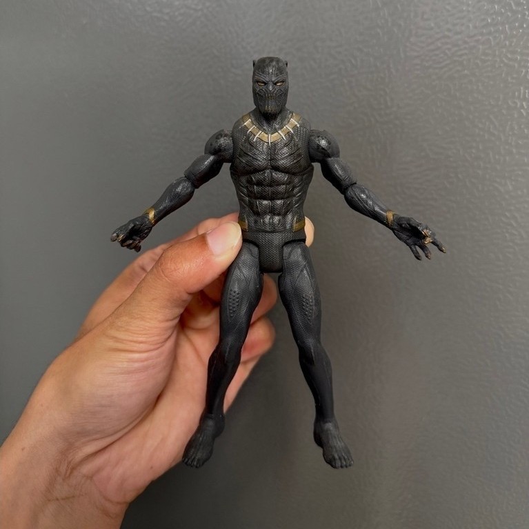 figure Black panther killmonger Punisher daredevil spiderman doomsday marvel legends hasbro toybiz b