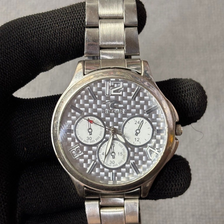 Jam tangan pria rip curl fashion bekas second