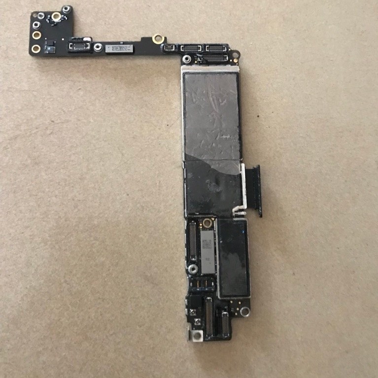 Mesin iphone 7 plus mati bahan service