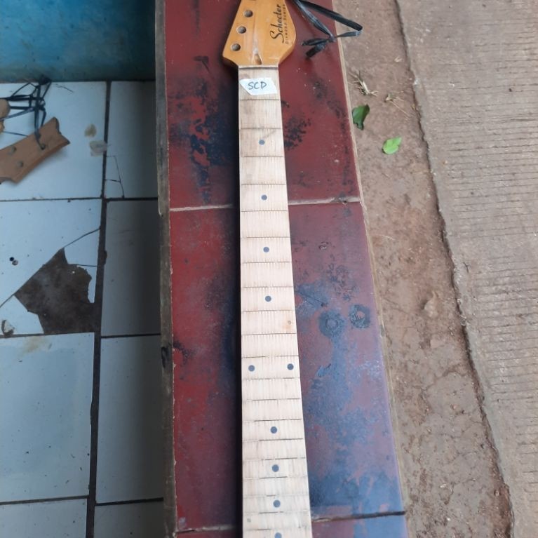Neck gitar schecter