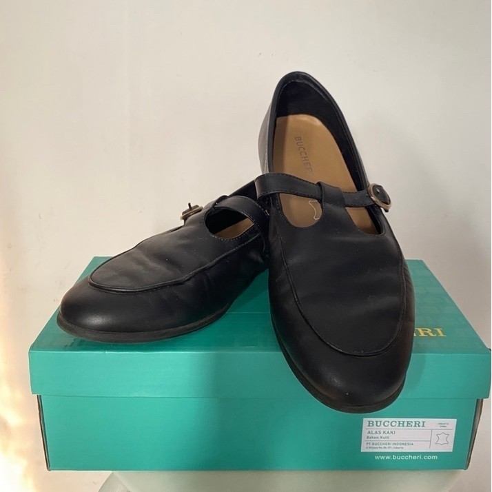 Buccheri Mary Jane Shoes Hitam (preloved)