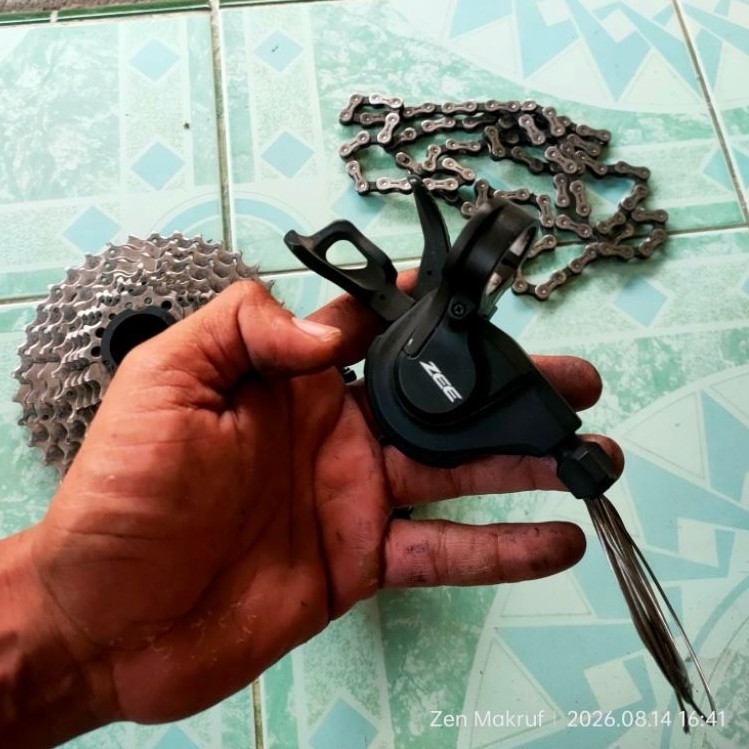 Shifter Shimano Zee M640 10 Speed Kanan Jepang