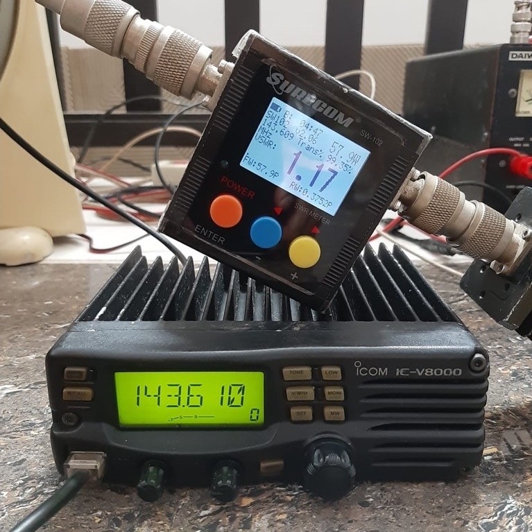 RADIO RIG ICOM V8000 45 WATT RX TX NORMAL