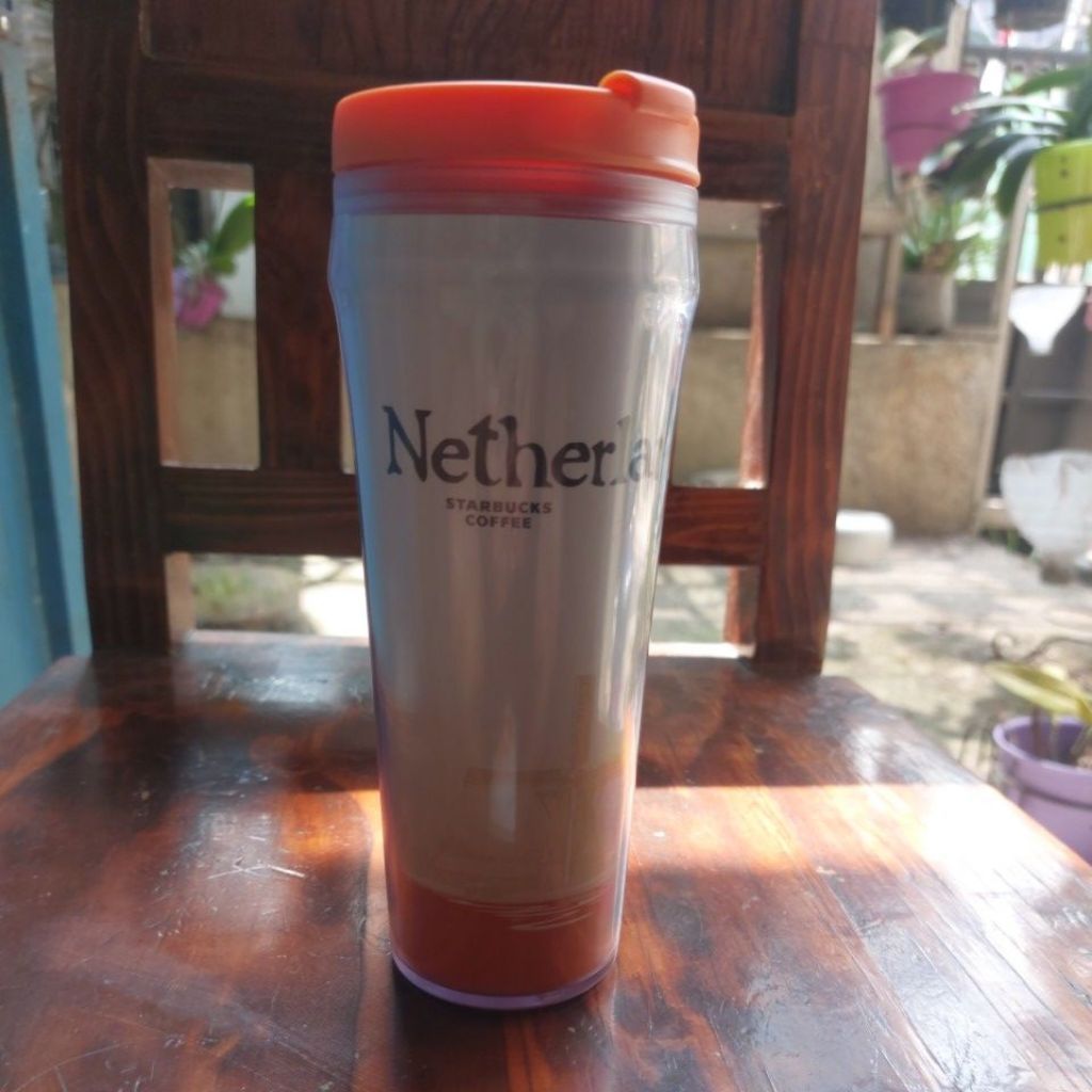 Gelas Tumbler Minum Starbucks Coffee Netherland dengan Tutup Flip Warna Oranye