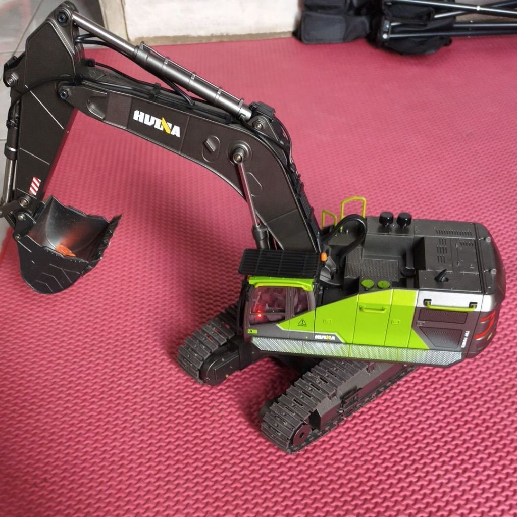 RC HUINA 1593 EXAVATOR
