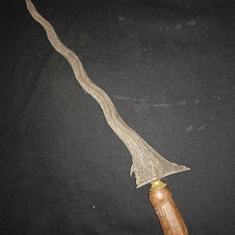 Keris Sepuh Pamor Pancuran Emas