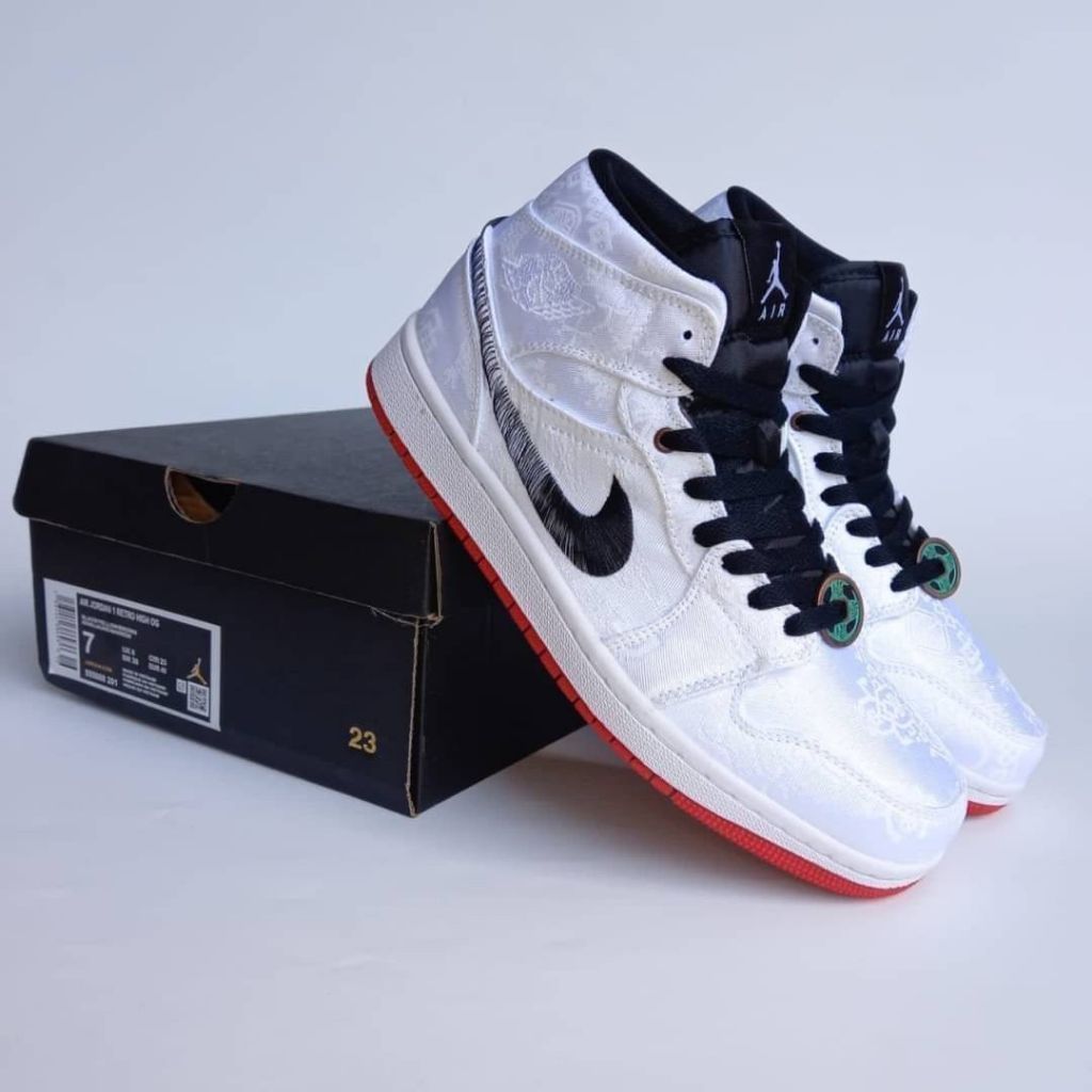 Sepatu Sneakers Air Jordan 1 Mid x Fearless
