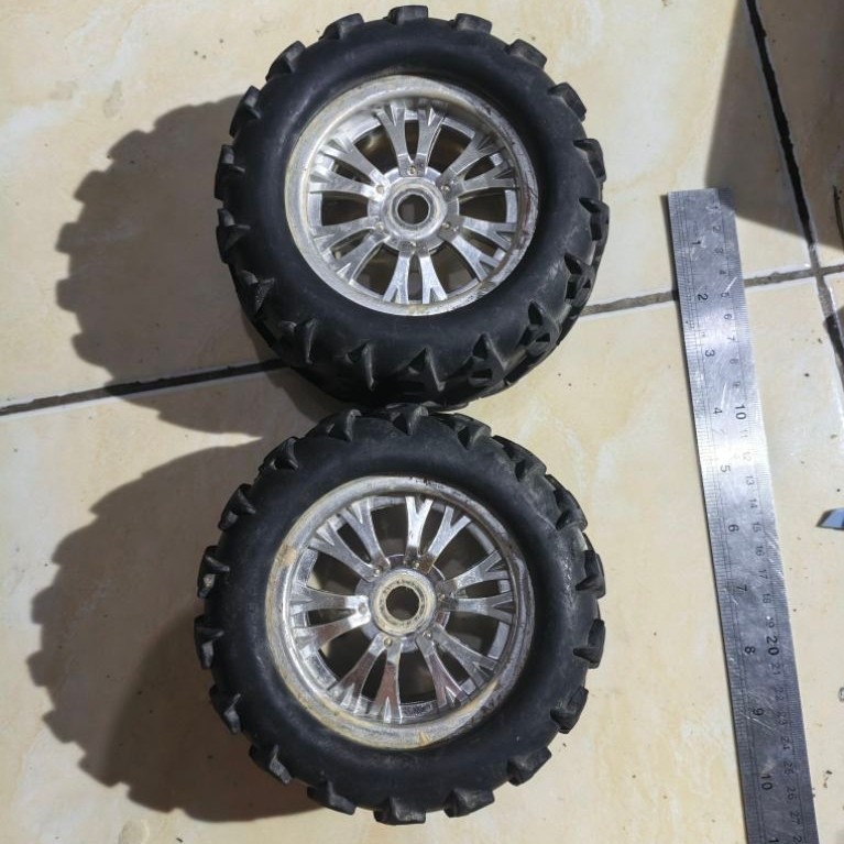 ban rc monster truck buat 1/8 hex 17mm 2pcs