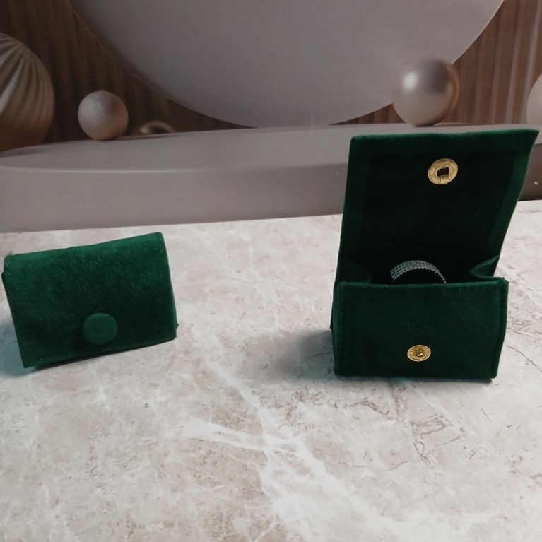 Tempat perhiasan kecil dengan Kancing kotek/ Tempat cincin Travel Size MINI Snap