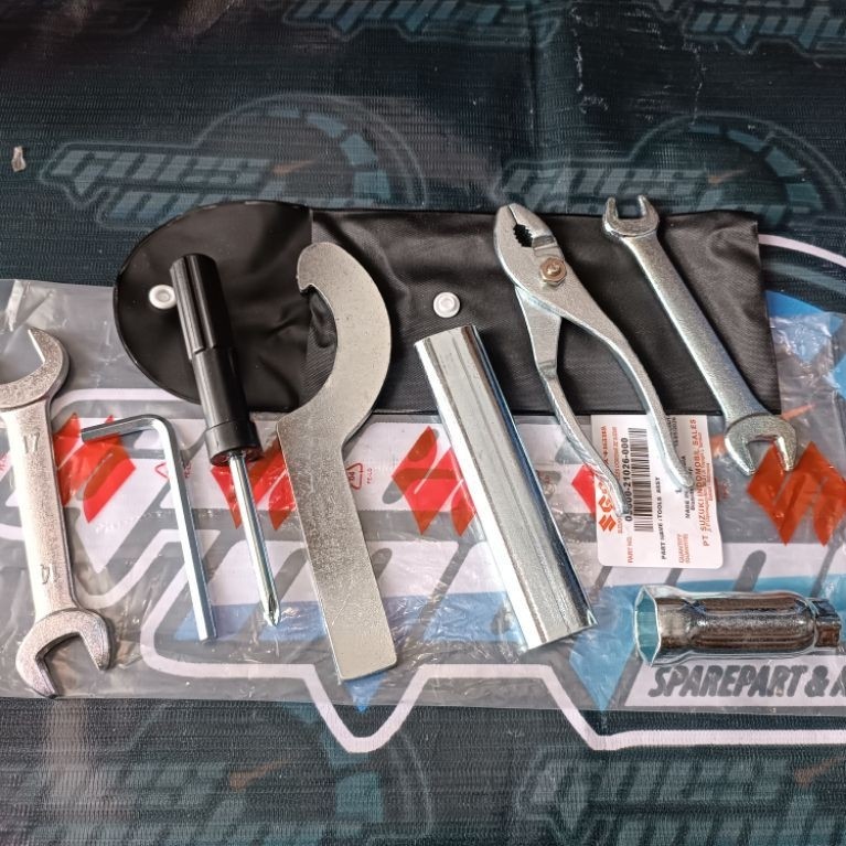 TOOLKIT KUNCI BUSI SET MOTOR 2TAK RK COOL/SATRIA 2TAK/F1ZR/VESPA/RX KING/NINJA DLL O9800-21026 ORIGI