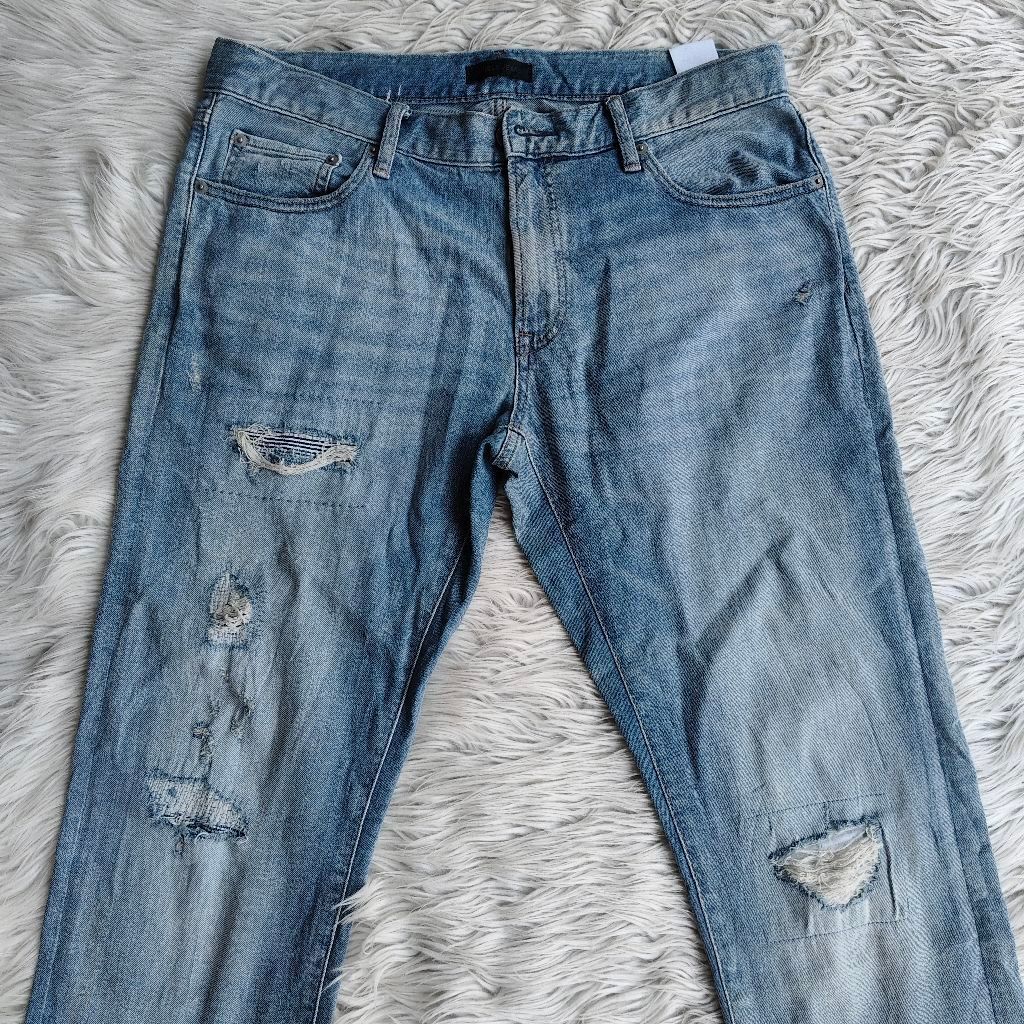Uniqlo Slim Straight Ripped Jeans