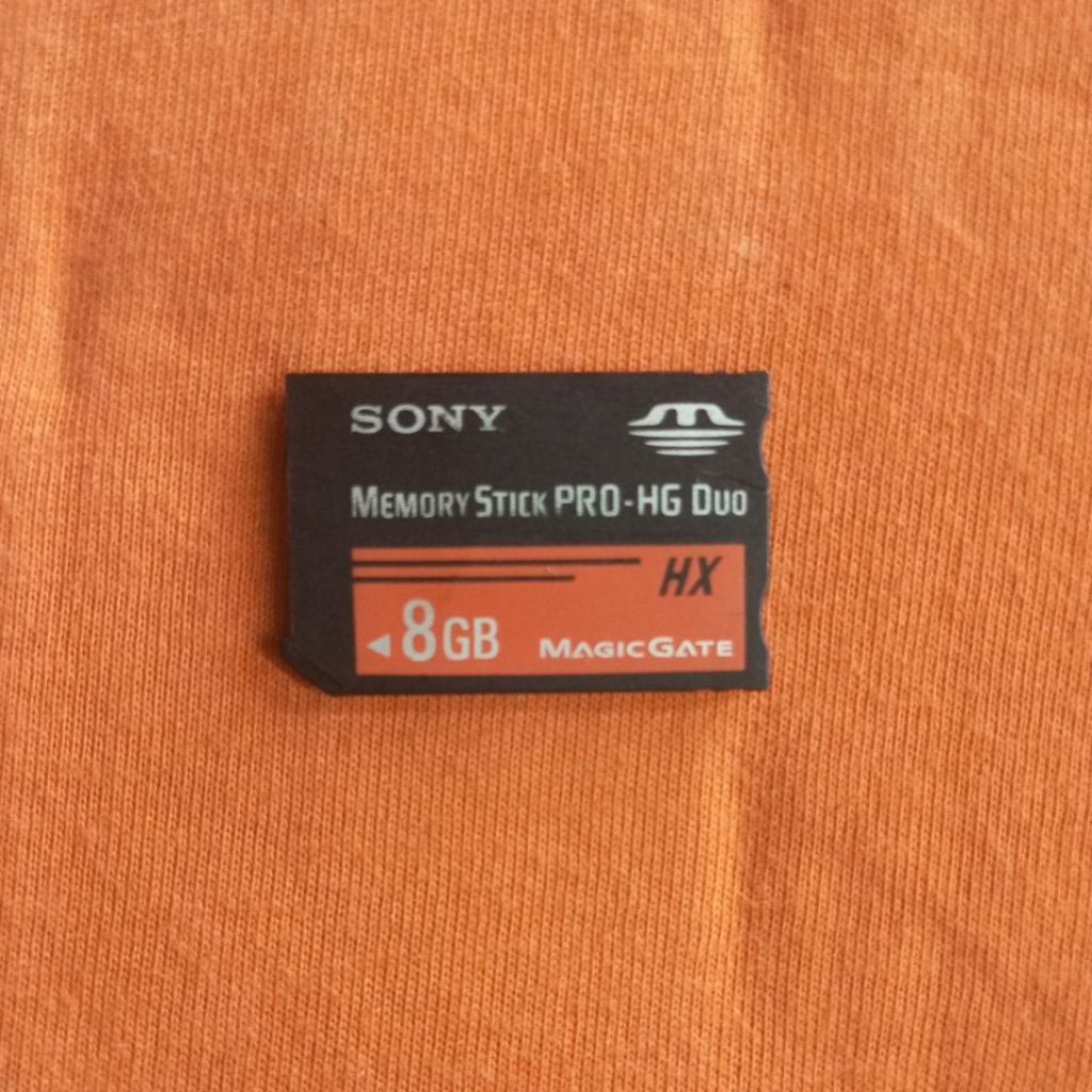 MEMORY STICK PSP SONY PRO -HG DUO 8GB FUNGSI NORMAL BEKAS ORIGINAL BERGARANSI