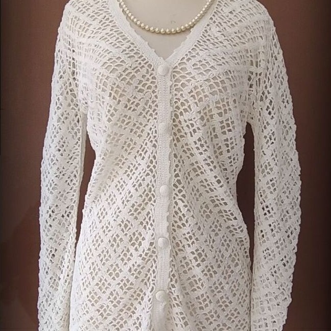 Preloved sweater/cardigan/blouse/outer/edisi putih/Bw wanita rajut knit brokat