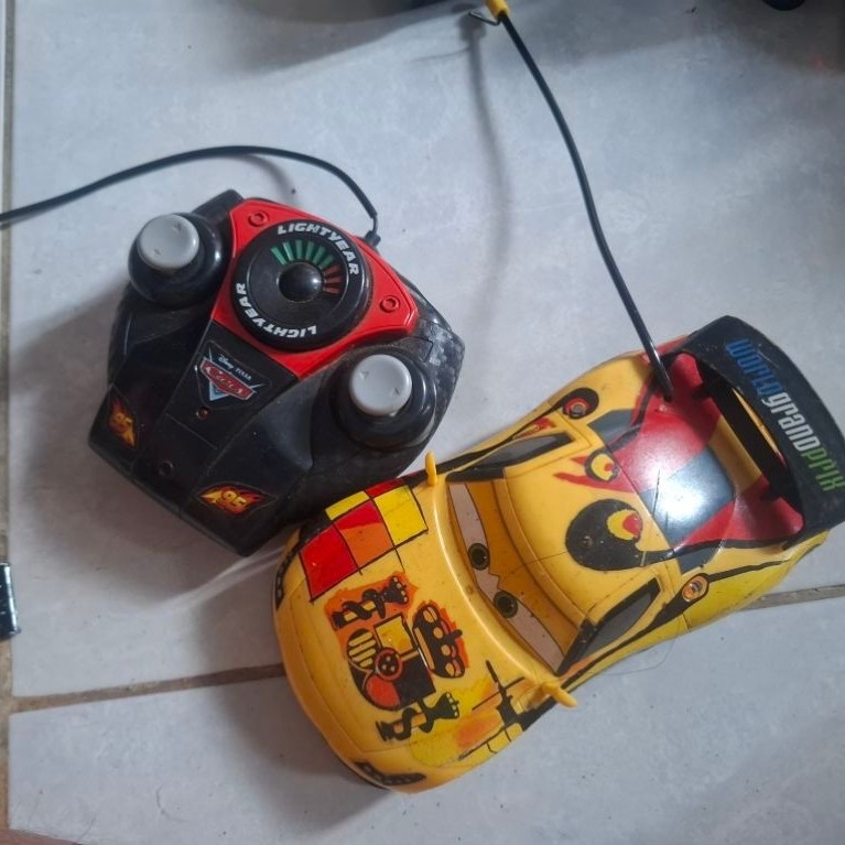 Disney Pixar Cars 2 MIGUEL CAMINO RC Untested Dickie Toys