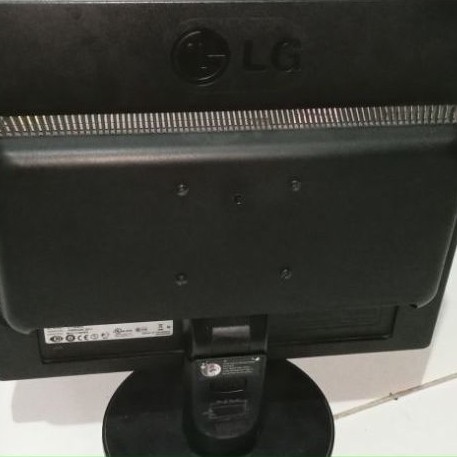 monitor 17 inci LCD