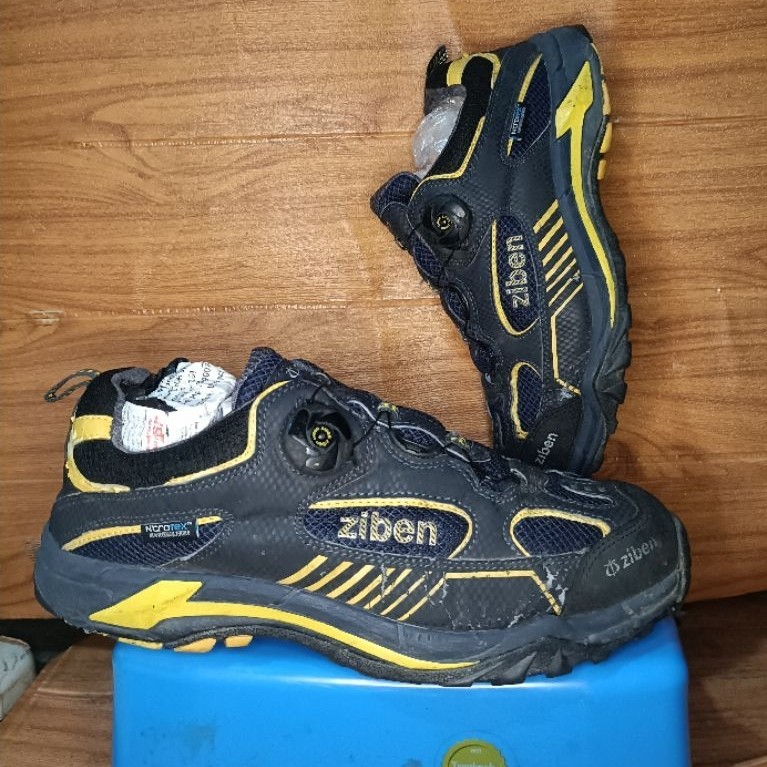 Sepatu SAFETY ZIBEN UJUNG BESI size 42