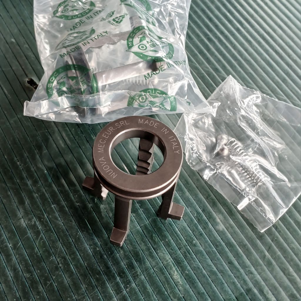 Gigi Silang 4 Speed Vespa PTS Special PK Mecuer Made In Italy