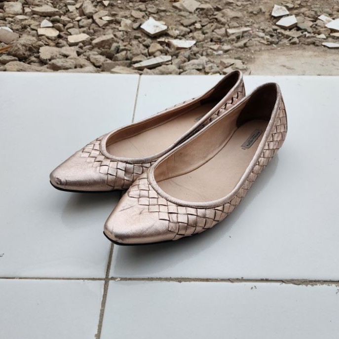 SEPATU BOTEGA VENETA