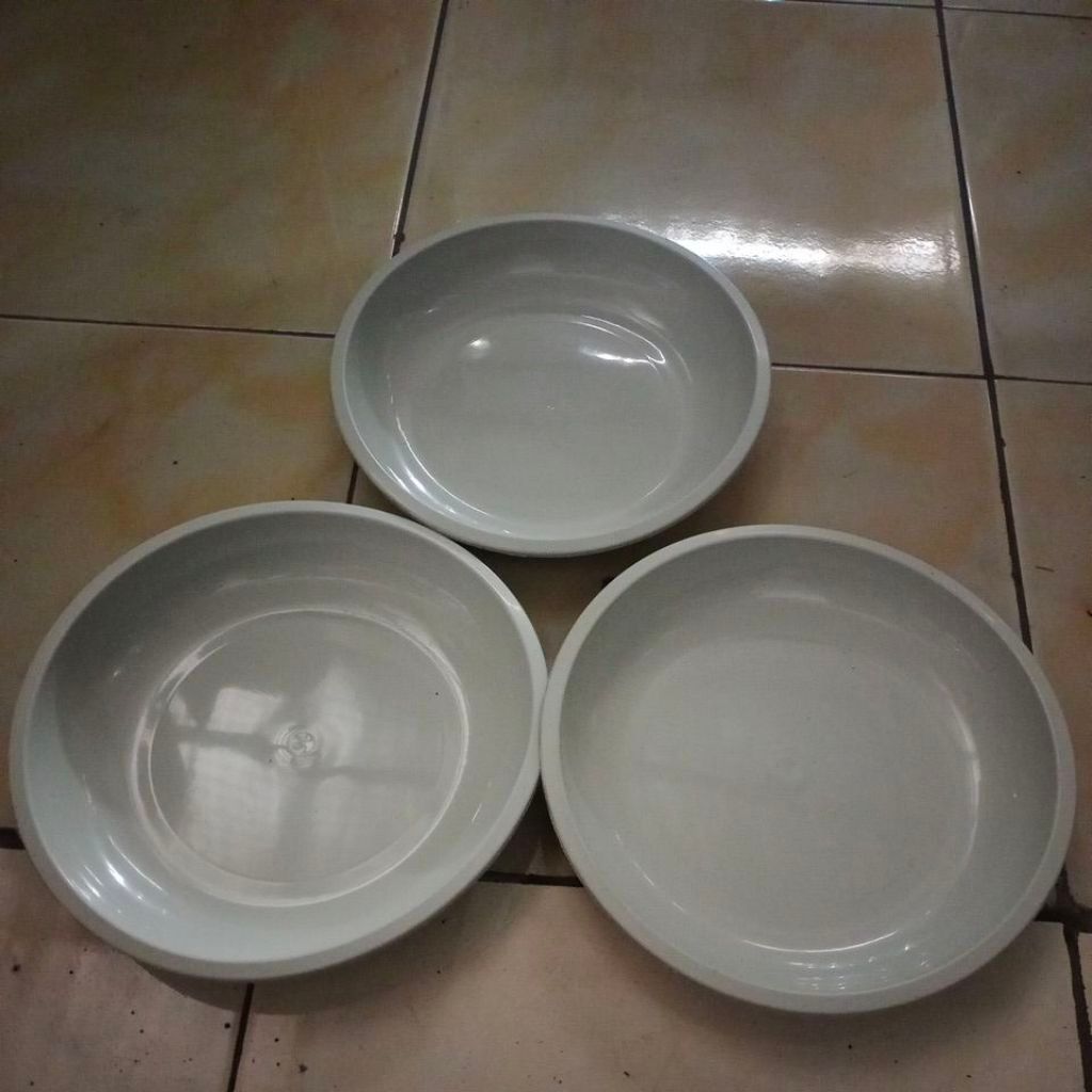 TATAKAN POT BUNGA WARNA PUTIH/TATAKAN POT/ALAS POT BUNGA