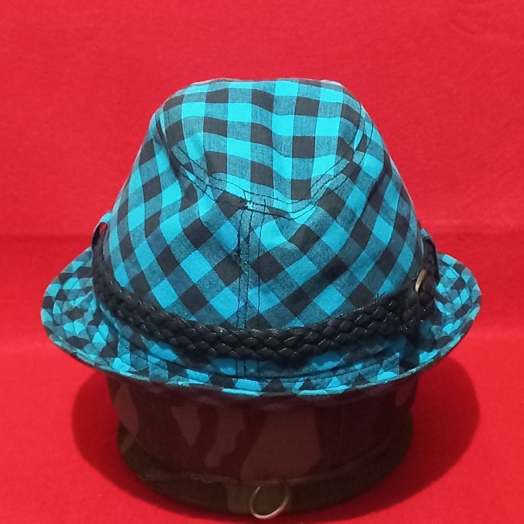 Topi Second Preloved Fedora 141