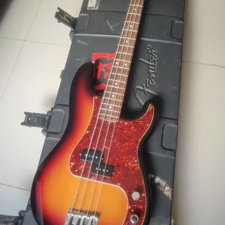 bass fender PRECISION american standart corona California Ori th 2008 kondisi second