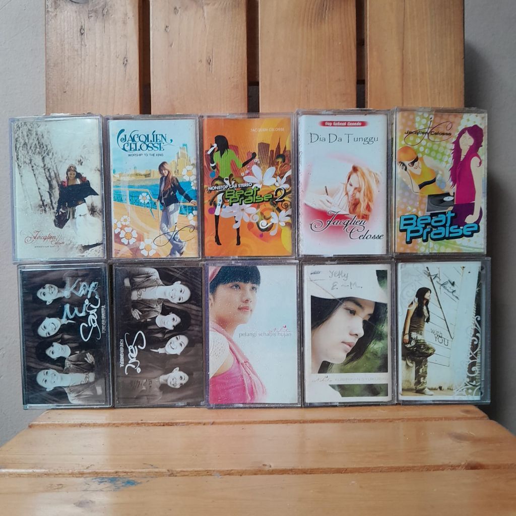 KOLEKSI 10 KASET PITA MUSIK LAGU ROHANI KRISTEN DAN LAINNYA.