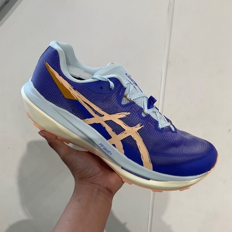 Sepatu Trail Run Asics Fujispeed 4 Sepatu Hiking Sepatu Lari