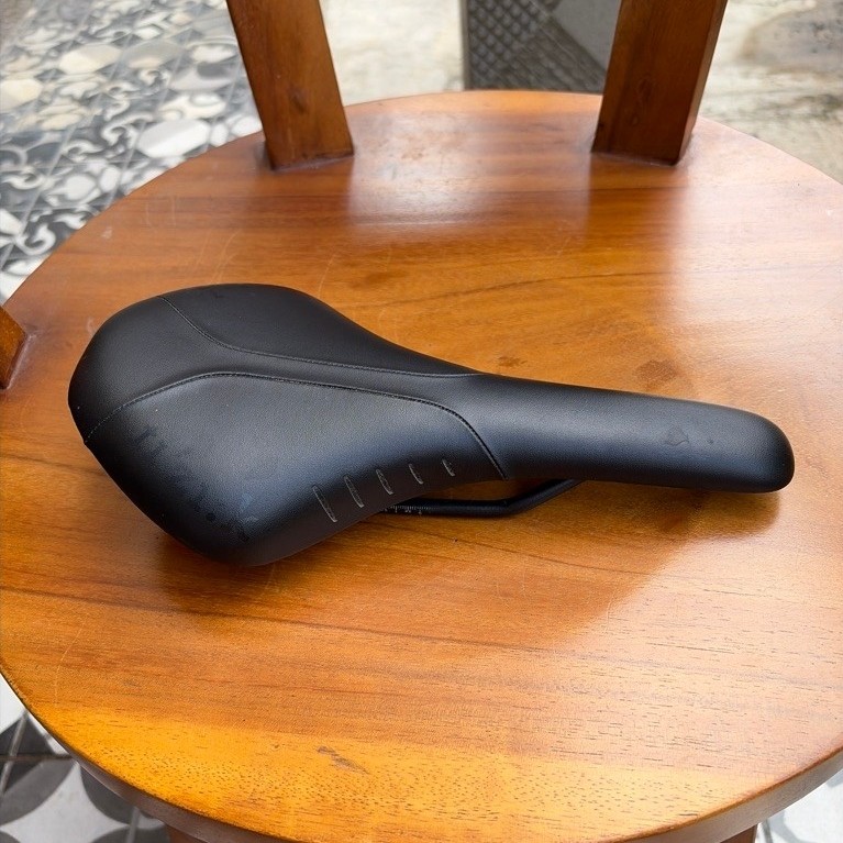 Saddle Fizik R7 second (bekas)