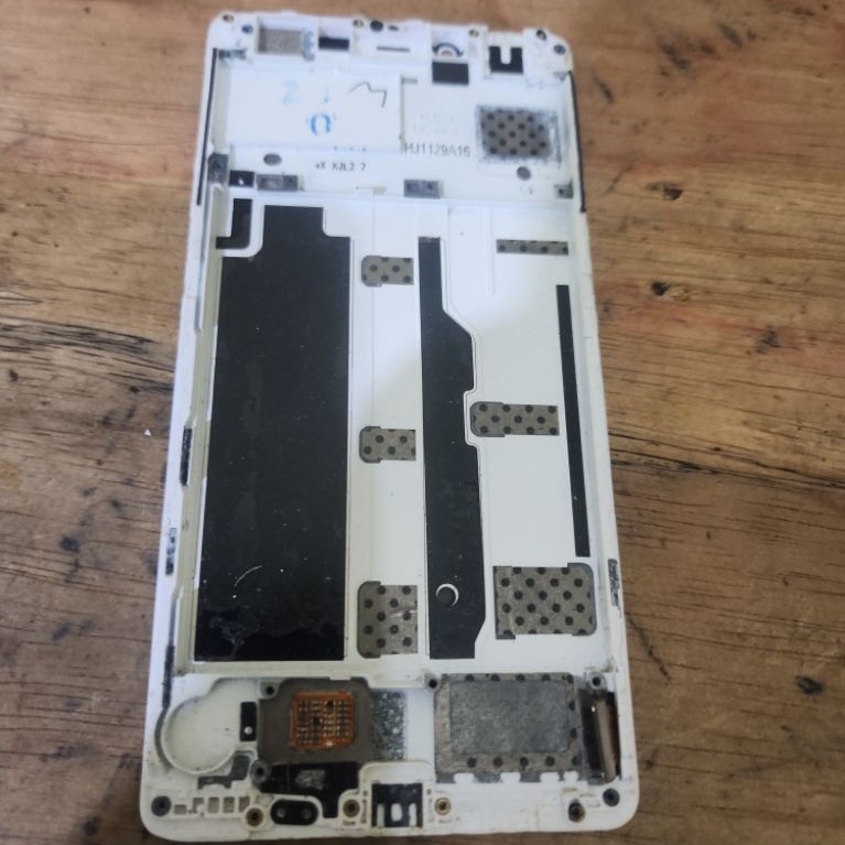 Lcd Touchcreen dan Frame Oppo R7s Copotan Original minus