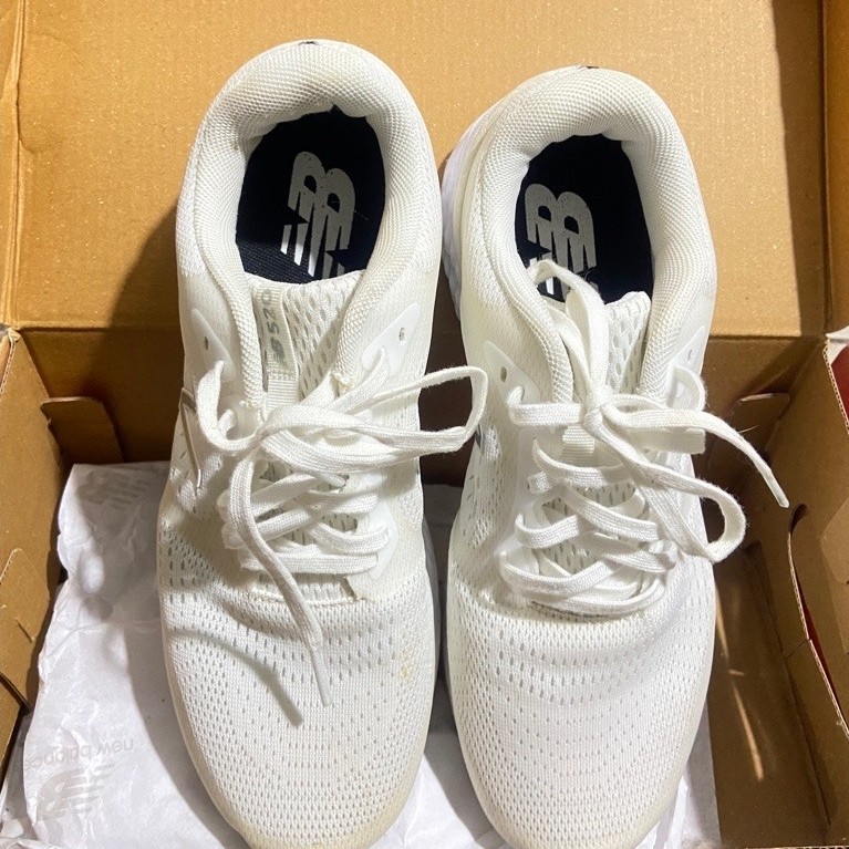 Sepatu NB 520 Running White