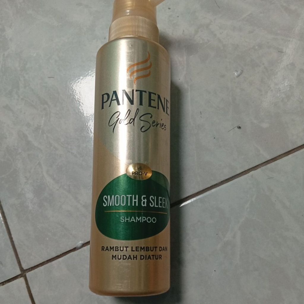 PANTENE Gold Series Shampoo Rambut Lembut Mudah Diatur Nutrisi Alami 125ml
