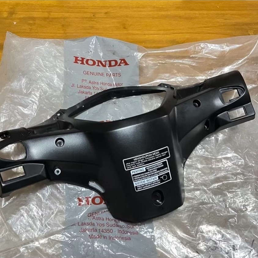 Batok Lampu Belakang Honda REVO ABSOLUTE Original Baru ABS 5320C-KWW-A00 BatoK Kepala Honda Revo Abs