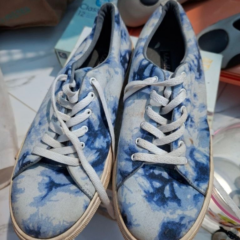 (PRELOVED) SNEAKERS ADORABLE PROJECTS BIRU