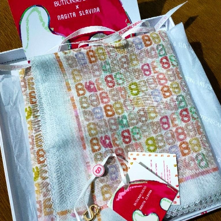 Buttonscarves True white, Tapis embos, Samla, Al qasr, Ceilo. bukan as is. NET (new+box) bahan voal 