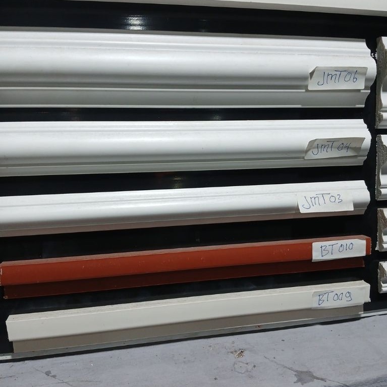 list moulding interior dinding