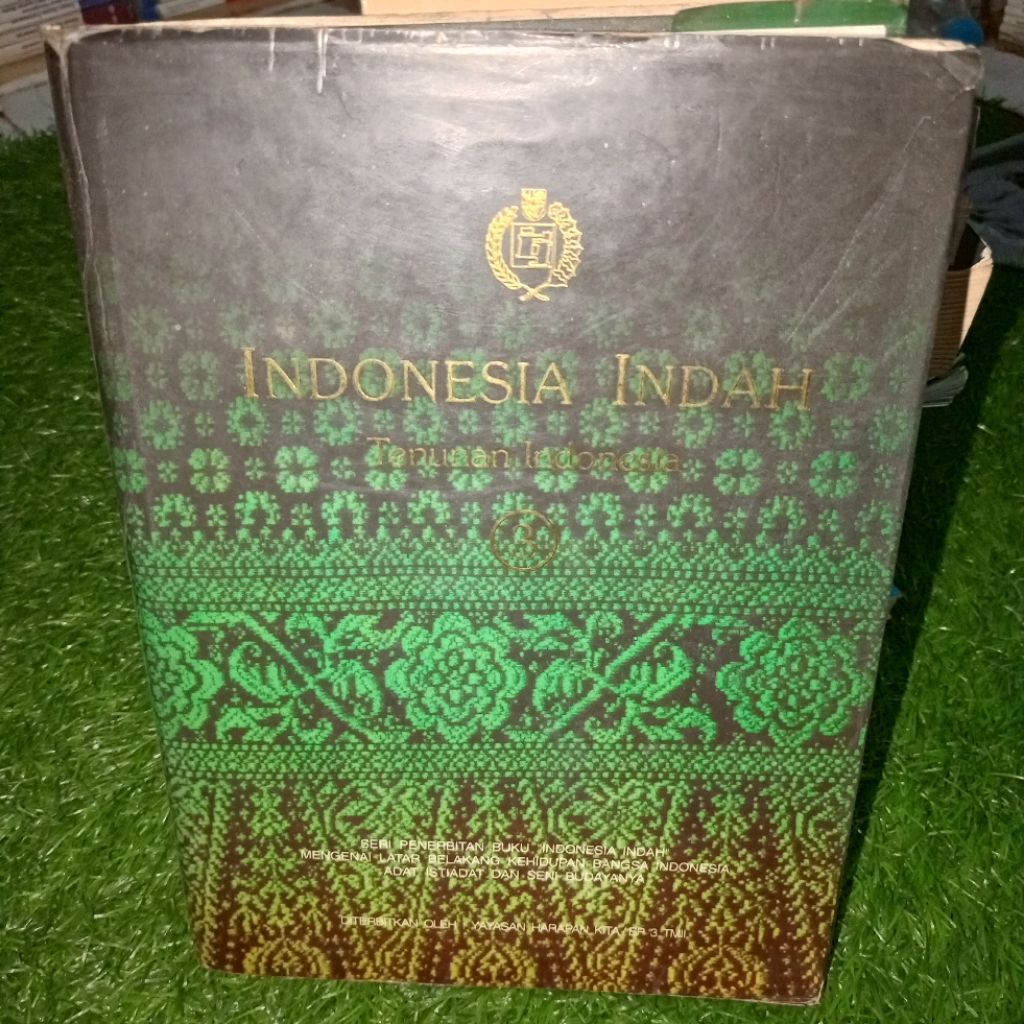 Buku Indonesia Indah Tenunan Indonesia Jilid 3 Buku Hardcover 352 Halaman