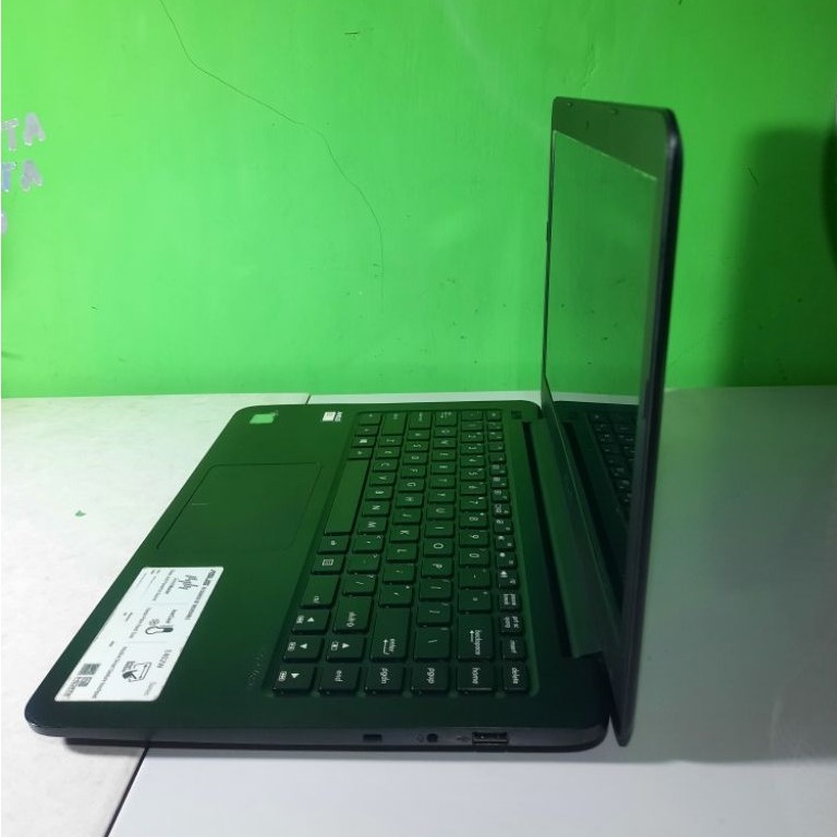 ASUS E402W